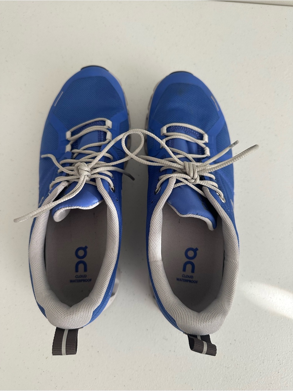 Women’s 8.5 On Running Cloud 5 Weatherproof Sneakers - Picture 3 of 7